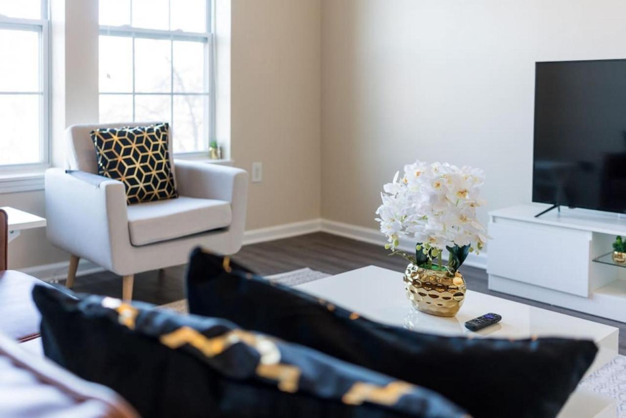 Private Bed Downtown Indy - Shared Apartment Indianapolis Ngoại thất bức ảnh