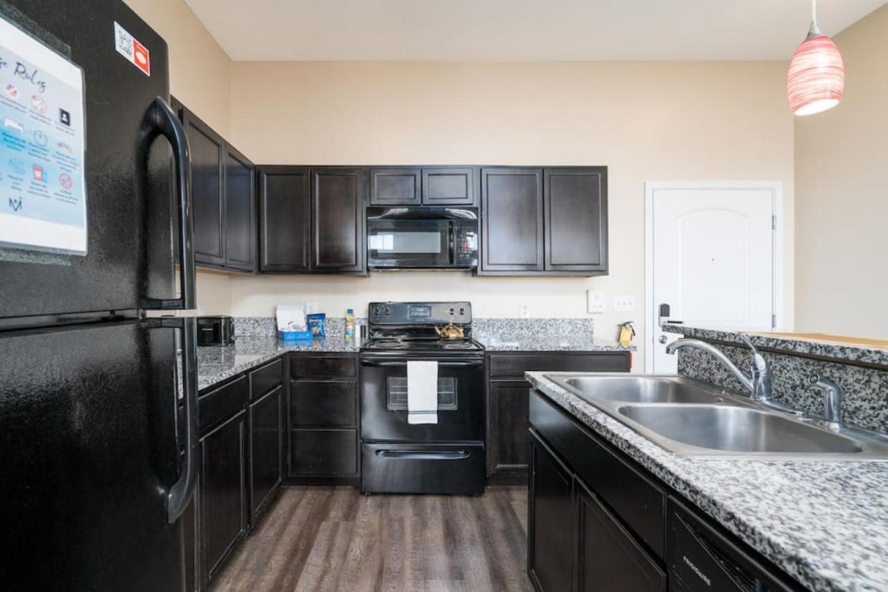 Private Bed Downtown Indy - Shared Apartment Indianapolis Ngoại thất bức ảnh
